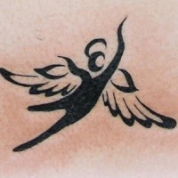 Tatuaje  de silueta de ángel tribal