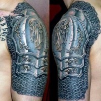 Tatuaje en el brazo, armadura medieval impresionante muy realista