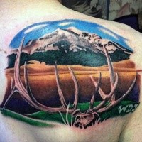 Unglaubliche in mittlerer Größe farbige Landschaft Tattoo mit Hirschschädel kombiniert