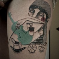 Tatuaje en el muslo,  estilo surrealista, mujer