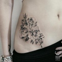 Estilo irreal pintado de blackwork pintado pela tatuagem de cintura agradável de rosas Zihwa
