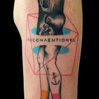 Ungewöhnliche farbige Hälfte Wal Hälfte Mensch Tattoo am Unterarm mit Schriftzug