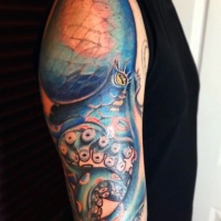 Sehr schöner mehrfarbiger Oktopus Tattoo am Arm