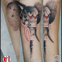 Vintage Stil farbiges Unterarm Tattoo mit interessantem Elefantenkopf