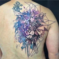 Watercolor style amazing looking scapular tattoo of lion portrait with geometrical figures