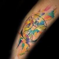 Aquarela estilo colorido tatuagem de Da Vincies Vitruvian homem