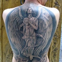 meravigliosa idea di ragazza angelo tatuaggio sulla schiena