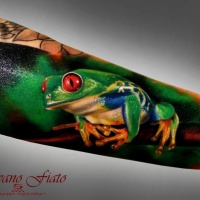 Wonderful realistic frog forearm tattoo
