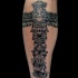 Tatuaje en la pierna, tótem indio tribal impresionante