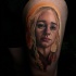 Bela Daenerys Targaryen tatuagem na perna