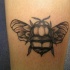 Tatuaggio carino l'ape