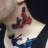 Mashine tattoo tattoo sul collo
