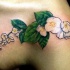 elegante bianco fiore gelsomino tatuaggio sulla spalla