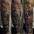 Gran gran tatuaje de calavera en el antebrazo