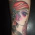 Tatuaje en el antebrazo, gitana de perfil divina