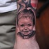 realistico americano classico ritratto di bambino tatuaggio su braccio