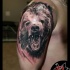 Tatuaggio di orso ruggente sulla spalla