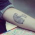 carino disegno nero e bianco animale orso con orsetto tatuaggio subraccio