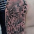 Tatuaggio sul deltoide il lupo che ulula