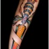 Tatuaje en el antebrazo,
daga magnífica insólita