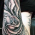 Erstaunlich aussehendes detailliertes farbiges Blume Unterarm Tattoo von Dollarnoten