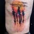 Tatuaje en el costado, familia preciosa a puesta del sol