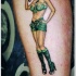 pin up ragazza esercito tatuaggio sulla gamba