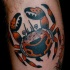 eccezionale granchio tatuaggio su gamba di uomo