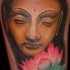 bellissimo colorato buddista con loto tatuaggio