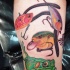 bellissimo dipinto colorato varie esche tatuaggio su coscia