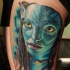 Tatuaje en el muslo,  mujer divina personaje de Avatar