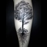 Tatuaje en la pierna, árbol hermoso grande con bicicleta simple