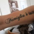 la familia etutto inchiostro nero tatuaggio mezza manica