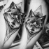 Blackwork estilo impresionante tatuaje detallado de lobo misterioso por Inez Janiak