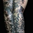 mozzafiato nero e bianco montagna in foreste tatuaggio manicotto