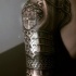 Tatuaje en el brazo, armadura medieval impresionante super realista