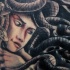 Tatuaje en la espalda, Medusa Gorgona con montón de serpientes