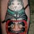 Tatuaggio simpatico sulla gamba il gatto by Lewis Buckley