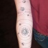 Tatuaje  de sistema solar alucinante