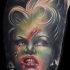 raccapricciante cartone animato colorato cattiva donna zombie tatuaggio su braccio