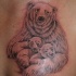 bel orso con cuccioli tatuaggio