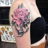 bella ancora grigia con grande rosa rosa tatuaggio sulla spalla