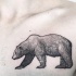 Tatuaje en el pecho,  oso polar pequeño simple