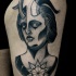 Style mystique Dotwork peint par Michele Zingales cuisse de tatouage de femme démoniaque avec grande étoile