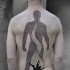 elegante disegno e dipinto inchiostro nero a tema uomo tatuaggio pieno di schiena