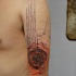 Tatuaje en el brazo, abstracción interesante única