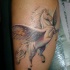 Tatuaje en la pierna, pegaso volador