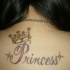 tatuaggio divertente parola principessa e corona