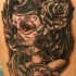 Tatuaje de santa muerte  de color gris