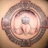 grande emblema celtico irlandese tatuaggio sulla schiena